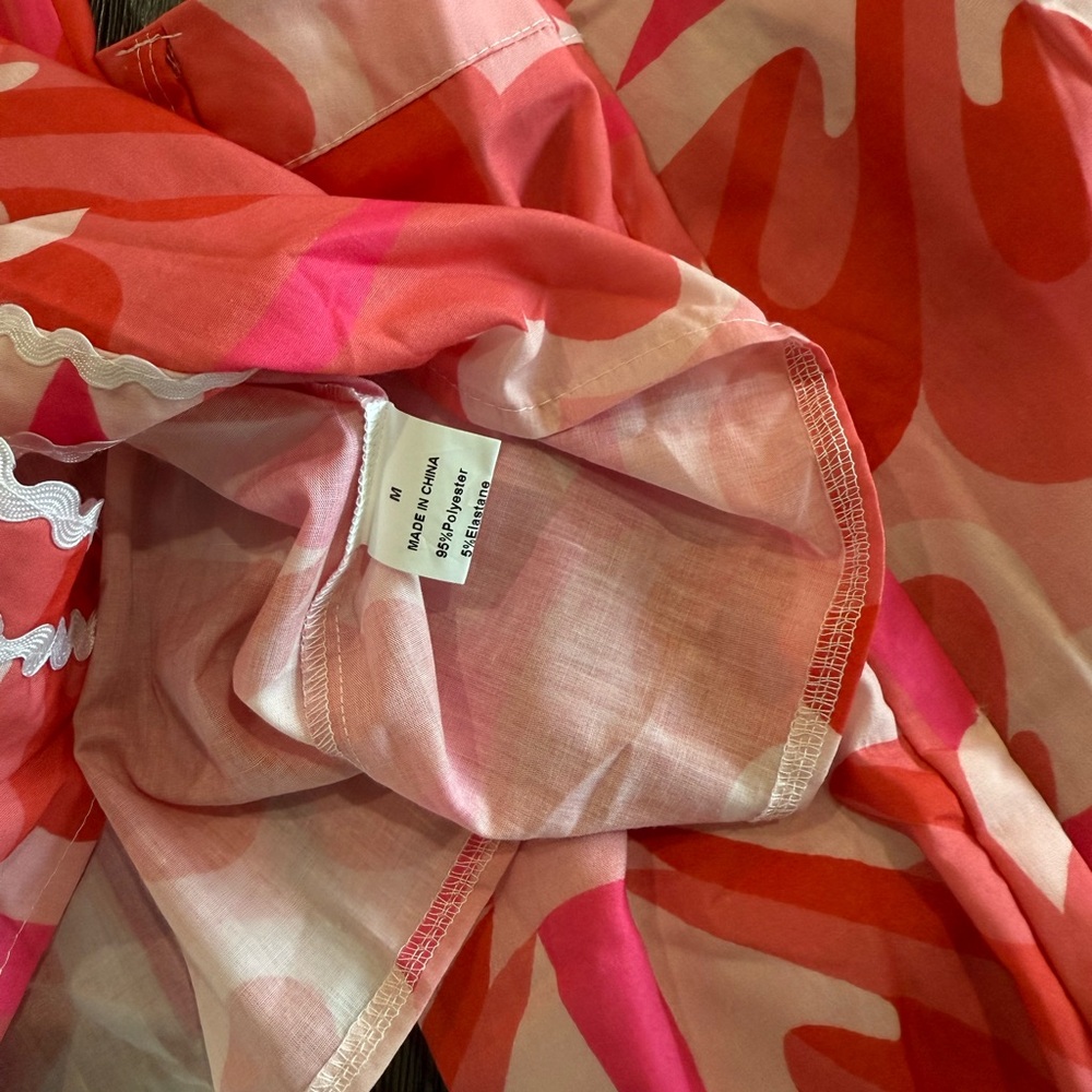 NWOT 2pc Abstract High-Waisted Short Set - Picture 3 of 4